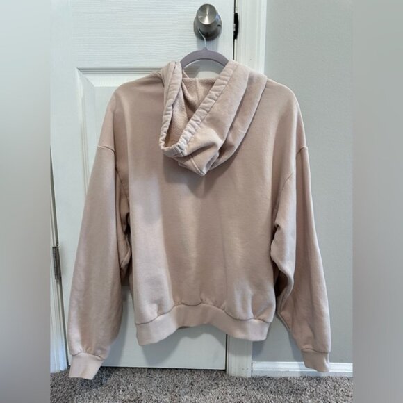 Alo Yoga Accolade Hoodie in Macadamia - Picture 6 of 12